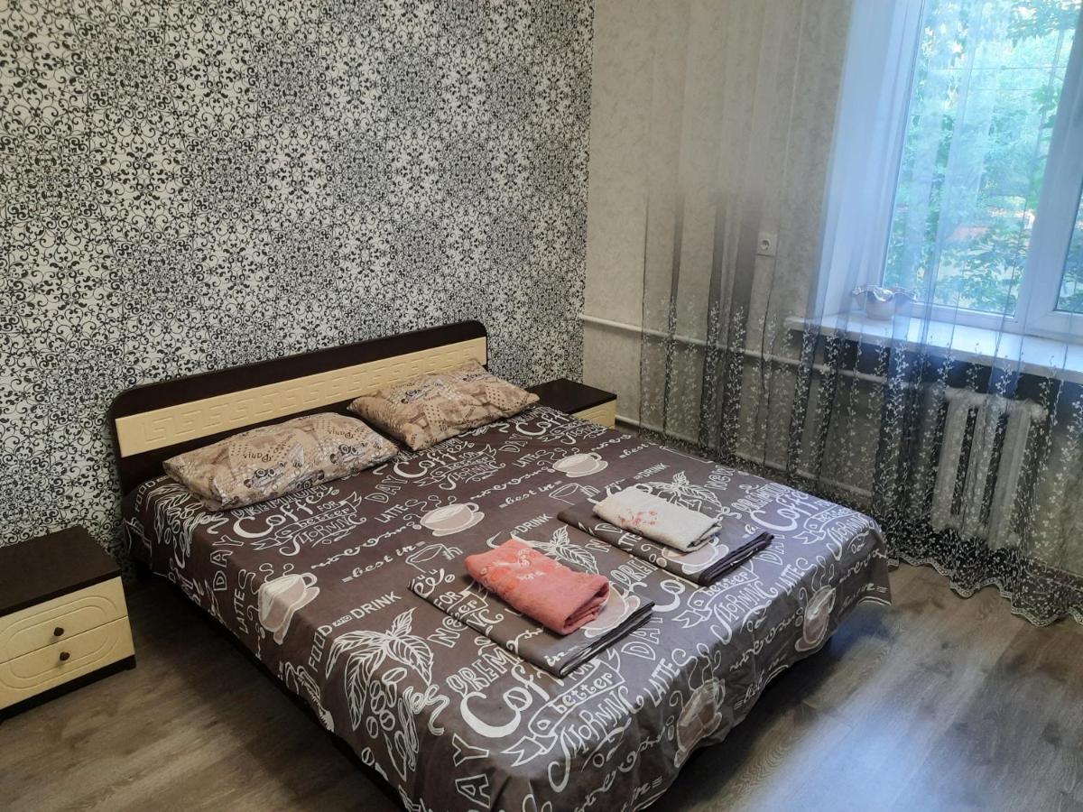 Apartment 2 Bed Rooms Near Aristokrat Zaporizhia Exterior photo