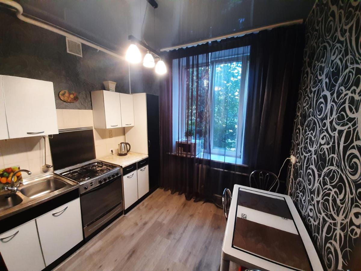 Apartment 2 Bed Rooms Near Aristokrat Zaporizhia Exterior photo